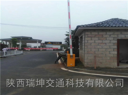 停車場安全設施